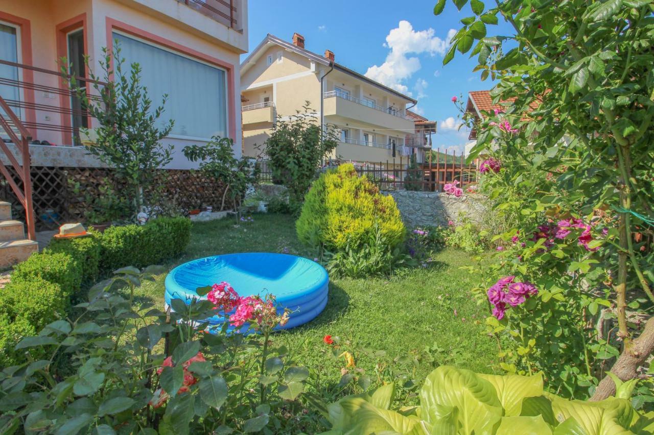 Apartmani Mishe Vevčani Exteriör bild