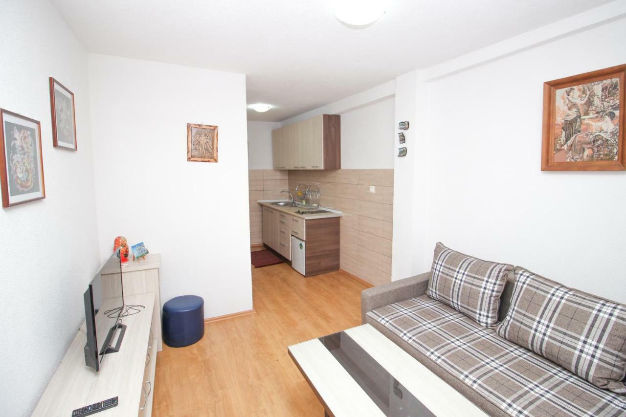 Apartmani Mishe Vevčani Exteriör bild